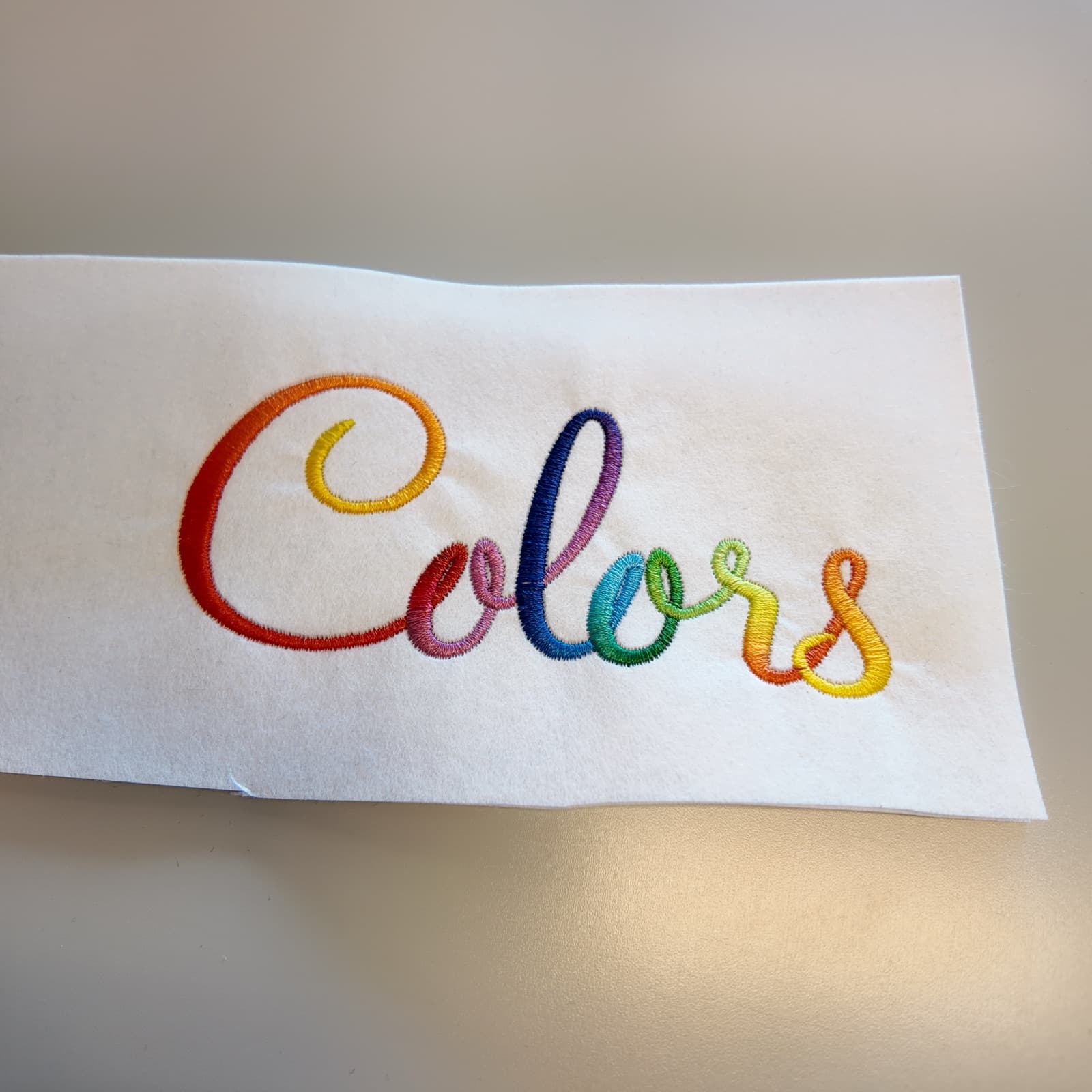 Kleurrijk borduurwerk